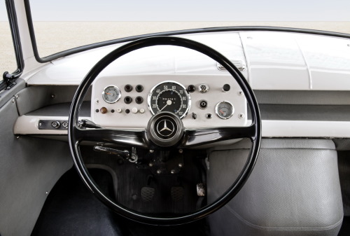 carinteriors: 1963 Mercedes-Benz L 406