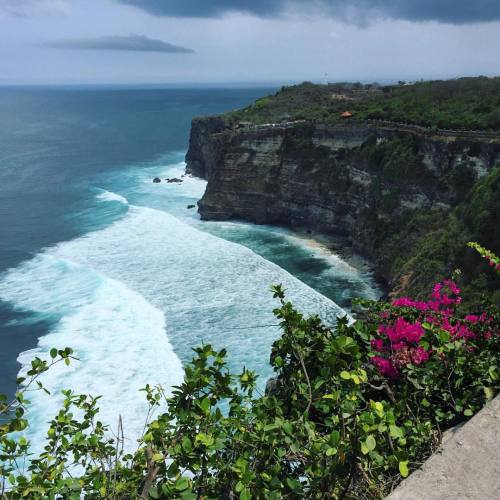 dailymovement:  ❤️ #bali #uluwatu #balibible #thebalibible