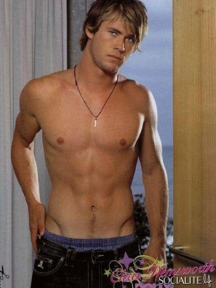 Porn  Young Chris Hemsworth photos