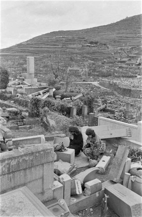 s-h-o-w-a: Women praying among ruins, Japan, 1945by Alfred Eisenstaedt