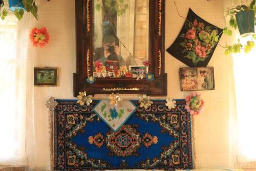 lamus-dworski:Colorful rural house in the region of Podlasie, north-eastern Poland.Photography © Pod