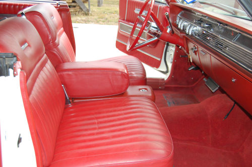 hotrodzandpinups: allamericanclassic:  1965 Lincoln Continental 4-Door Convertible  Love it