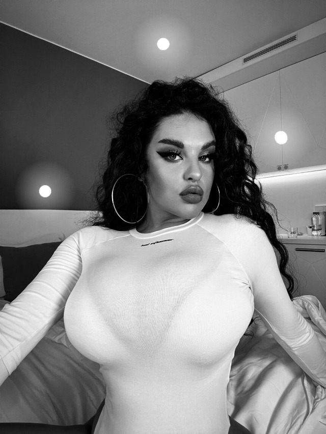 titten666:Anna Sivona Titten Voluptuous Anna