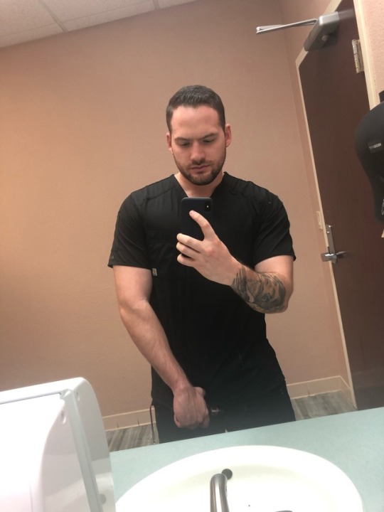 soflo-guy:  until I look big in scrubs I won’t be happy