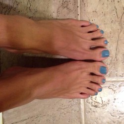 ifeetfetish:  #feet #foot #footfetish #footfetishnation #followher #follow @lbff_00 please follow guys by ukfeetscene1 http://ift.tt/1oXxFcu 