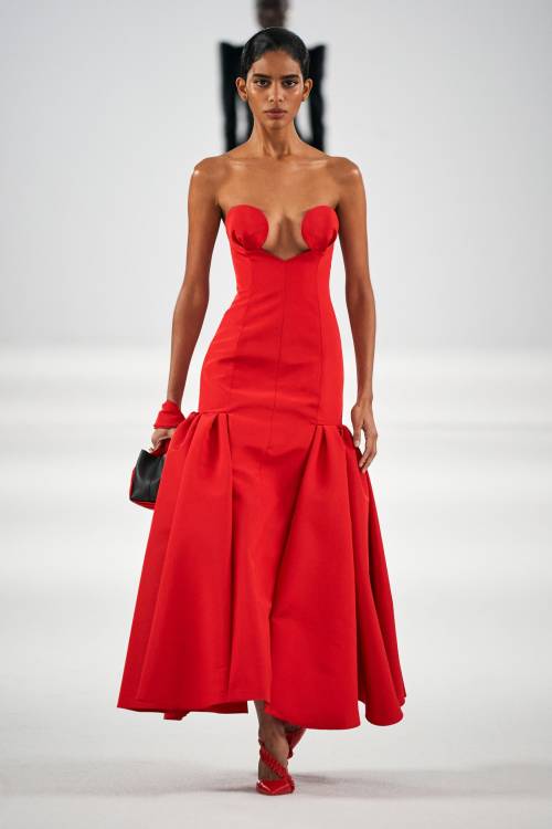 Carolina Herrera by Wes Gordon, Fall 2022 Ready-to-Wear Credits:Marie Chaix - Fashion Editor/Stylist