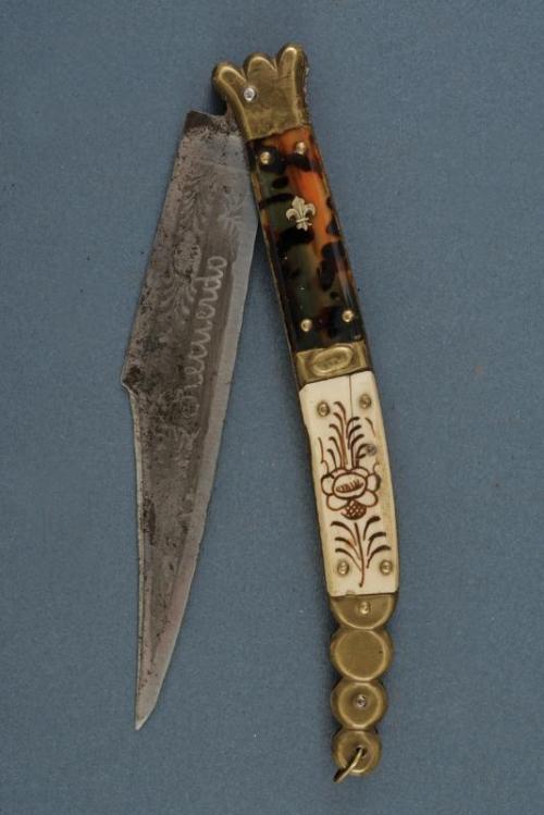Navaja folding knife, Spain, late 19th century.from Czerny’s International Auction House