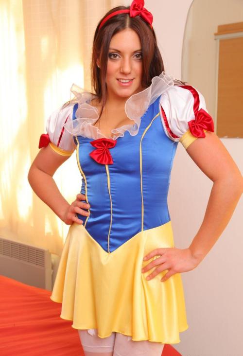 Sex Snow White Cosplay (Charli Delu) 1 pictures
