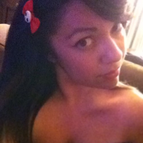 @gabyroad it&rsquo;s such a cute bow!! #redbow #iloveit #rockitallday #thanksscarela #skullbow