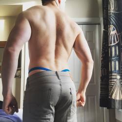 spandexbud:  Getting dressed in the morning….#thongmonday #joesnyder