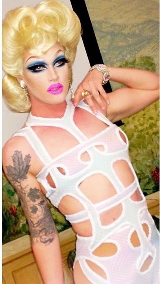 jinkxyyy-monsoon:  When pearl wears BCALLA is honestly my favorite look on her the outfits just are 