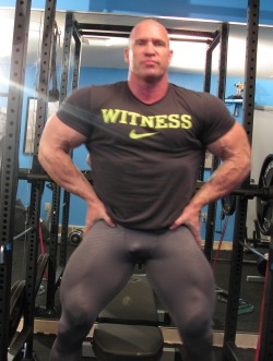 irishmusclegod:  Sweaty after deadlifting