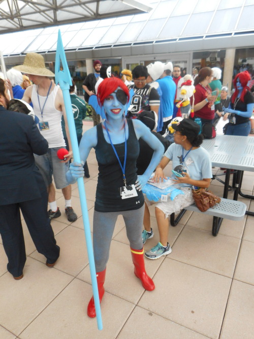 laundrysketchpile:  jackscarab:  Otakon 2016 Cosplay: Undertale Friday (1/3).The very young and delightfully well-behaved Frisk was donated to the photoshoots by Melody the Mommy/Cosplayer. See the ice pop they’re holding? Nice Cream Guy had a cooler