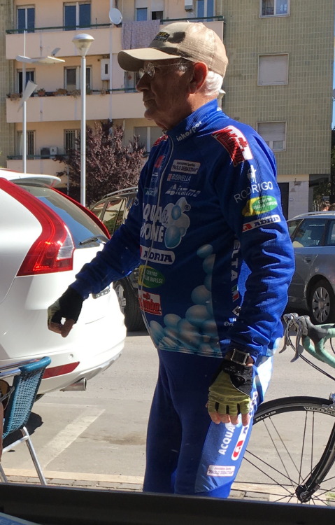 bulge-admirer:  grandpa with big dick…mmmmmm
