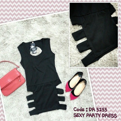 ♡ Code : DR 5255 ♡ SEXY PARTY DRESS ♡ Colour : Black ♡ Material : Cotton ♡ Pit To Pit : 15 inch ♡ Le