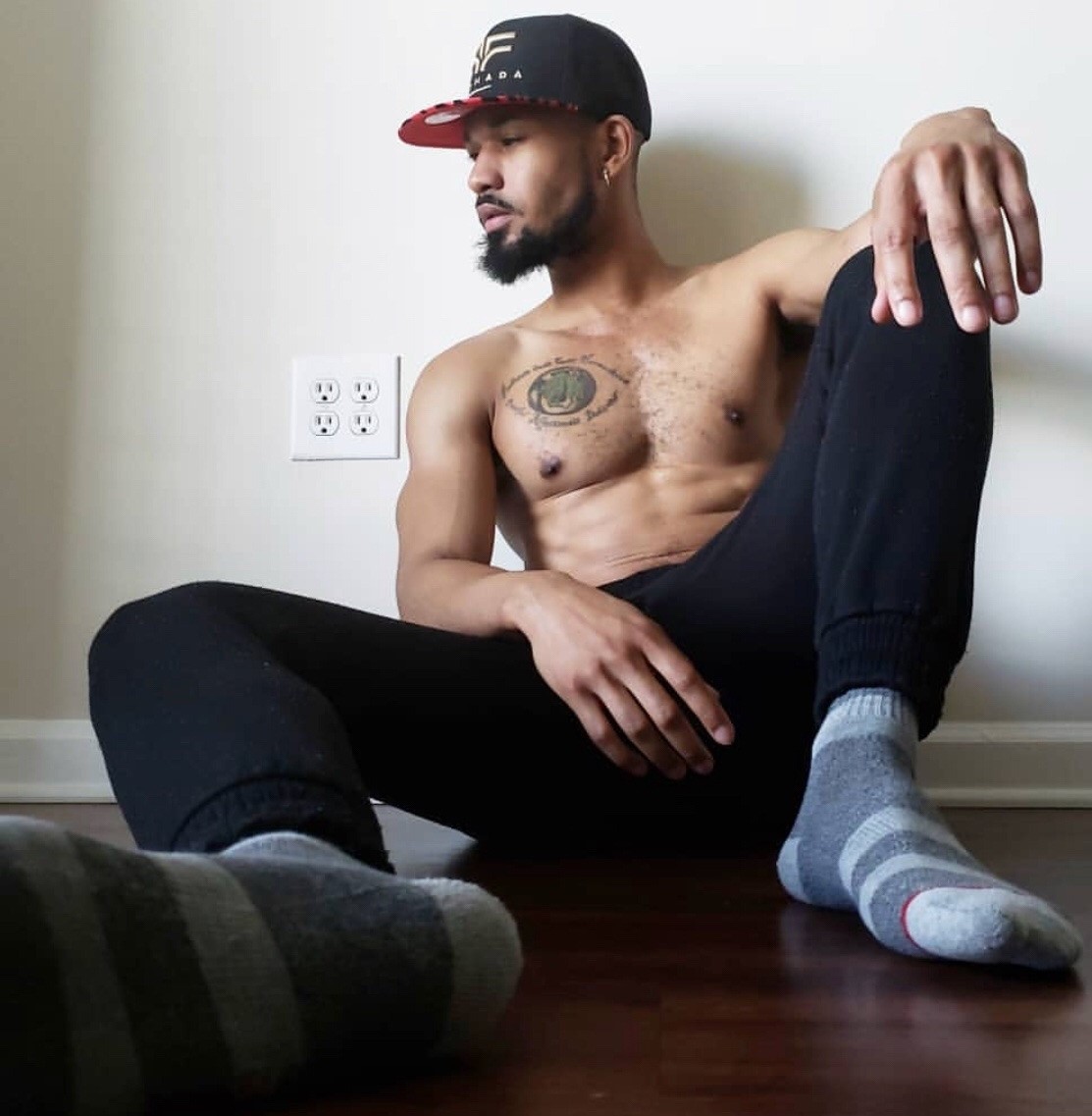 socksandskin:https://socksandskin.tumblr.com/