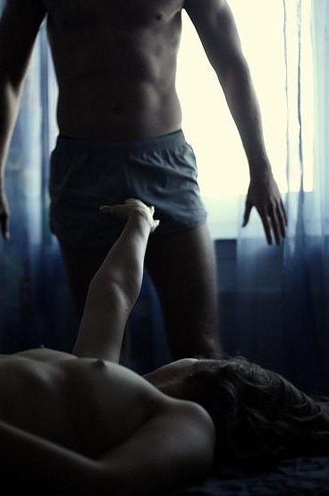 alovelysub:  Come back to bed, darling…don’t go.  i use that move lol