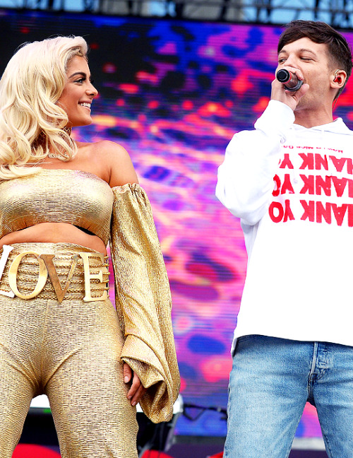 thetomlinsondaily: Louis and Bebe performing at iHeart Village on 23rd September, 2017