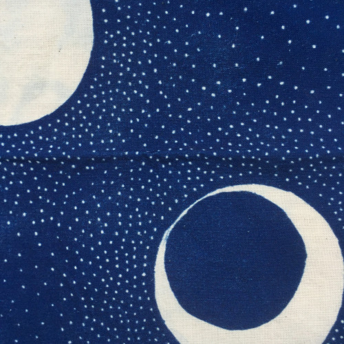 Tapestry nº 1. Guineus, conills, colobres i gripaus Cyanotype on cotton, 80 x 80 cmSecond 