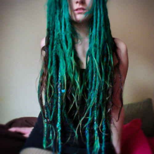thelazypineapple:  a la la la la long 