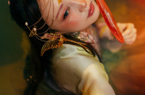 锦鲤fancy carp | fantasy | hanfu by 花鼻子的时光隧道