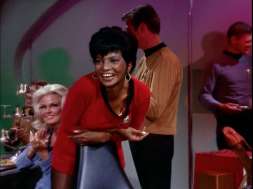 singofsolace: &ldquo;Woman? Is that meant to insult me?&rdquo; (insp)Nyota Uhura edition