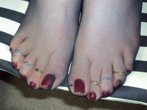 My gorgeous #feet in #pantyhose #pantyhosefeet #nylonfeet ready for my #closeup!♡#footfetish #footfe