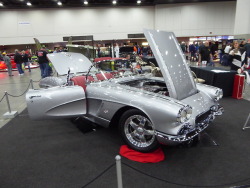 fromcruise-instoconcours:  First gen Corvette