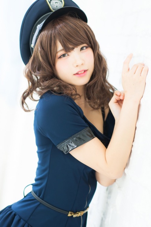 tirati-ra:  mimoooty:  Enako えなこ  ロリポップ！ ハッピーメール(18禁)現役女子高生グラビア