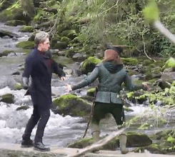 thesonicscrew:  superwhollock:   12th Doctor fighting with a spoon [1] [x]  haha