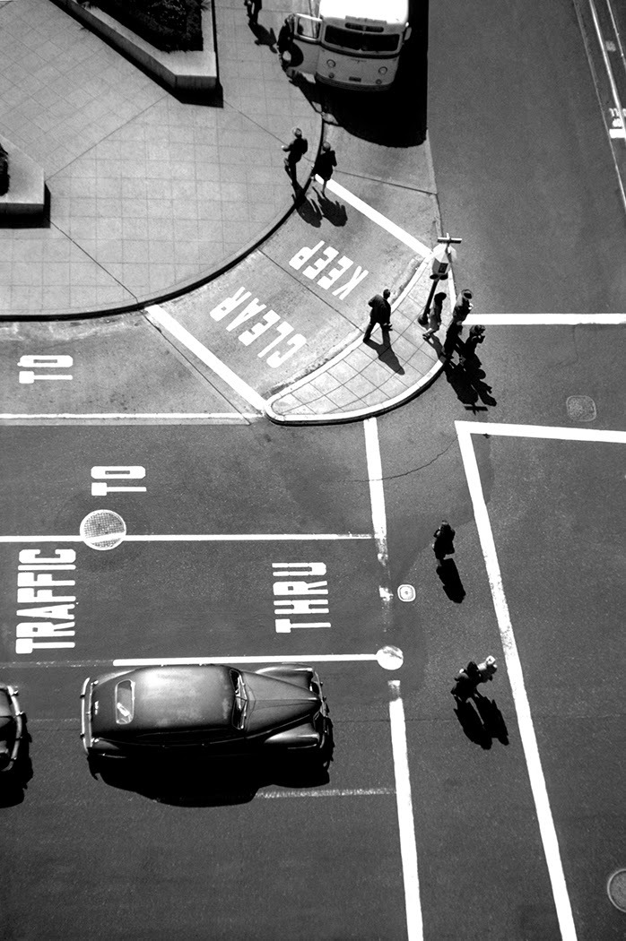 Fred Lyon
San Francisco Post e Powell Street, Union Square, 1947.
source