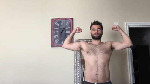 sickpackbloater:  Chris Thompson youtuber Supdaily06 gotta love that body!!