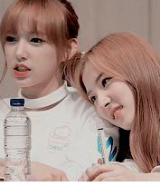 sohyun:send me your girl group bias and i will make you a gifset:wjsn’s cheng xiao for anonymo