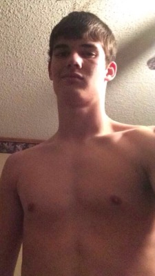 ksufraternitybrother:  ZACH - 19 YO -   