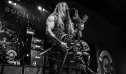 cross-of-thorns:  Zakk Wylde (Black   Label