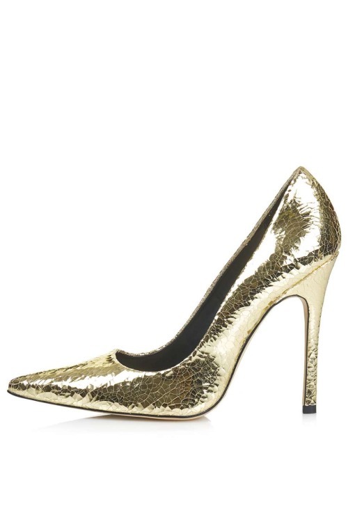 High Heels Blog GALLOP Metallic Court Shoes via Tumblr