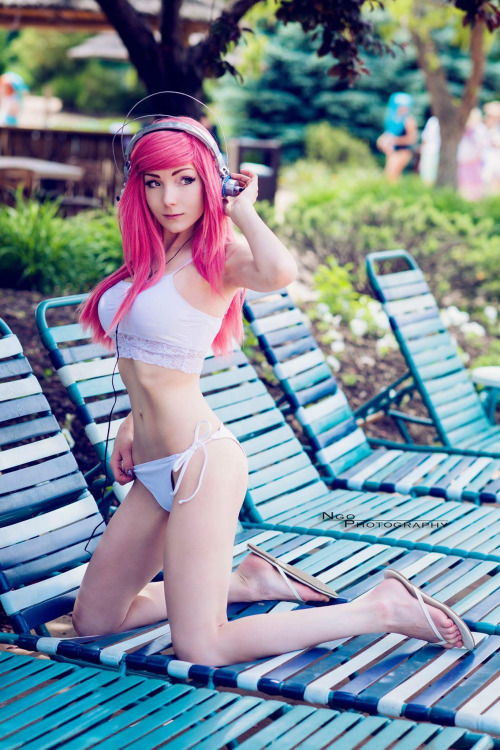 hottestcosplayer:  We feature the hottest cosplayers from around the world! Check