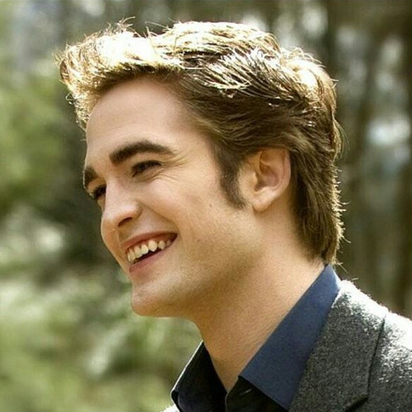 twilightrenaissance: edward texting bella about the snail he saw moodboard