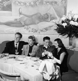 sinatraswooners:  Ben Page, Esther Williams Frank Sinatra and Cyd Charisse in the Champagne Room at Ciro’s. May , 1946 