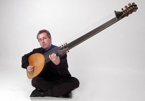 “Annnnnd here’s my lute!  What do you mean, ‘compensating’&hellip;?”“Anyway, here’s Wonderwall.”