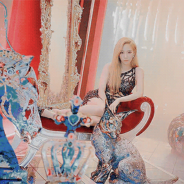 hyo-aholic:  idols in mv’s: taeyeon you think - for taendelion 