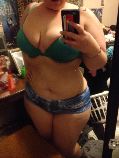 kickassanor:  Packing is not my favorite thing. I always end up with all of my clothes everywhere.