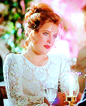 xfilesbaby:charlies-story:Favorite outfits ✦ The X-Files↪ Dana Scully (season 1)Jesus