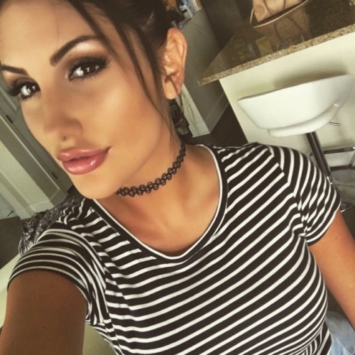allthegirls-i-like:  R.I.P August Ames  She was one of my favorite pornstars, I posted her pics here a lot of times. It’s really sad know about her suicide.   For respect I don’t will post about her anymore on this blog and I don’t will post again