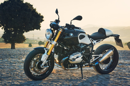 Porn motorcycles-and-more:  BMW R nineT photos