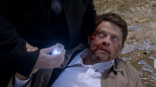 restlesshush:10x03 vs 10x22: Cas pushing away the hand that’s come to save him and welcoming t