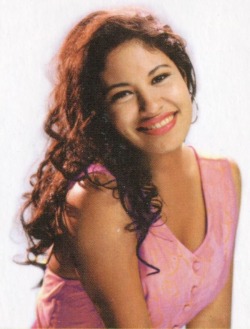 stand:  20 years ago today..Still dreaming of you, 20 years later…1971-1995  Selena Quintanilla  