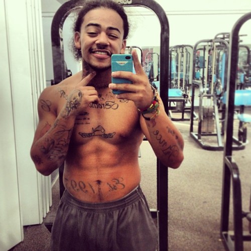 gotdatass:  takethatdicknigga:  Abdulguapo follow —-> takethatdicknigga.tumblr.com  It’s little lol 