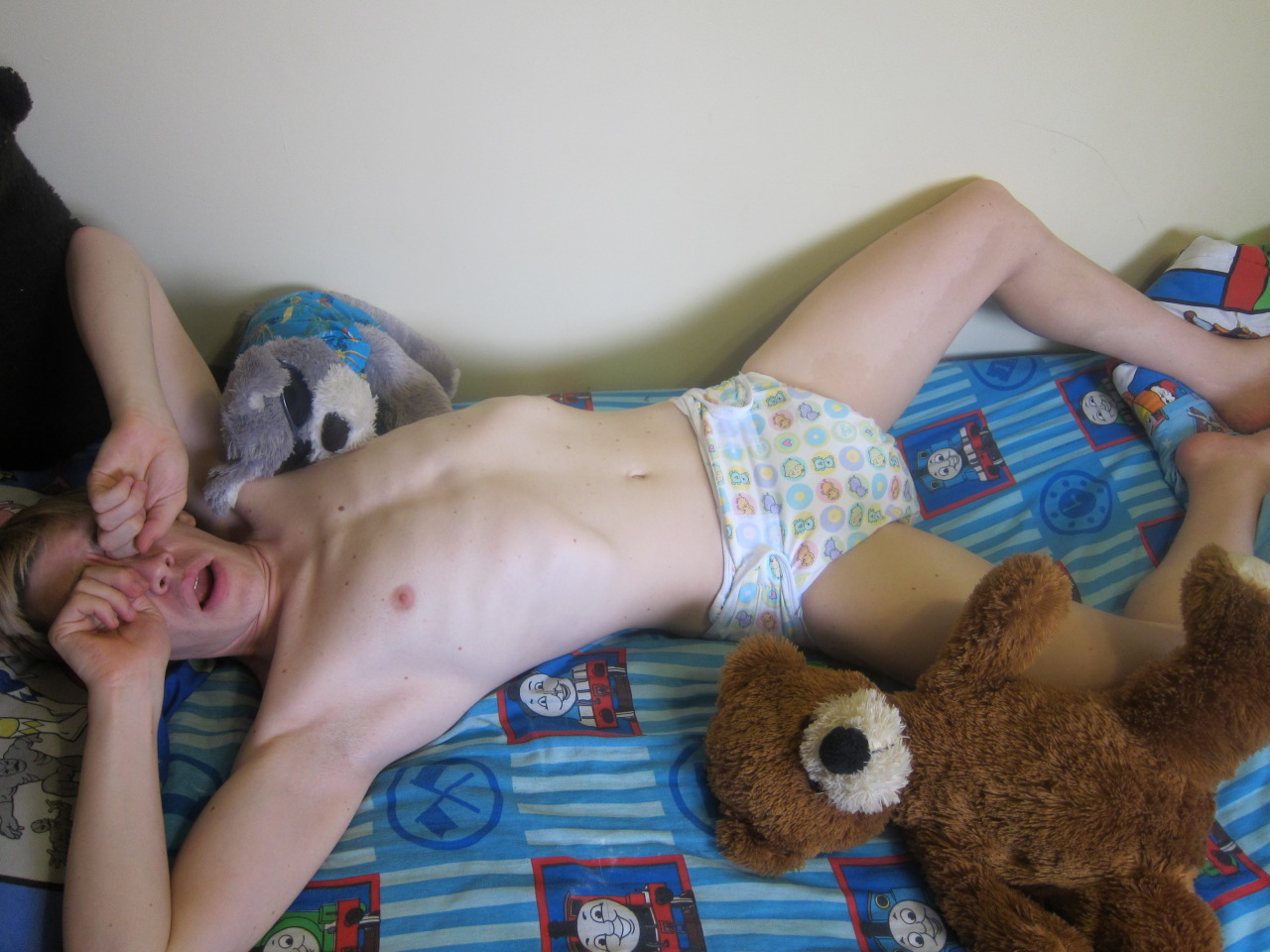 blondlittleboy:  Wake-up time for little boys!!  Radar, Barkley and I were sleeping