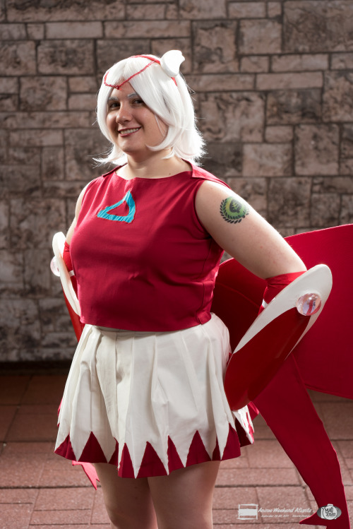 Formal set of RoseSpirit’s Latias and my Latios cosplays, taken at AWAPhotographer - Bryan Hum